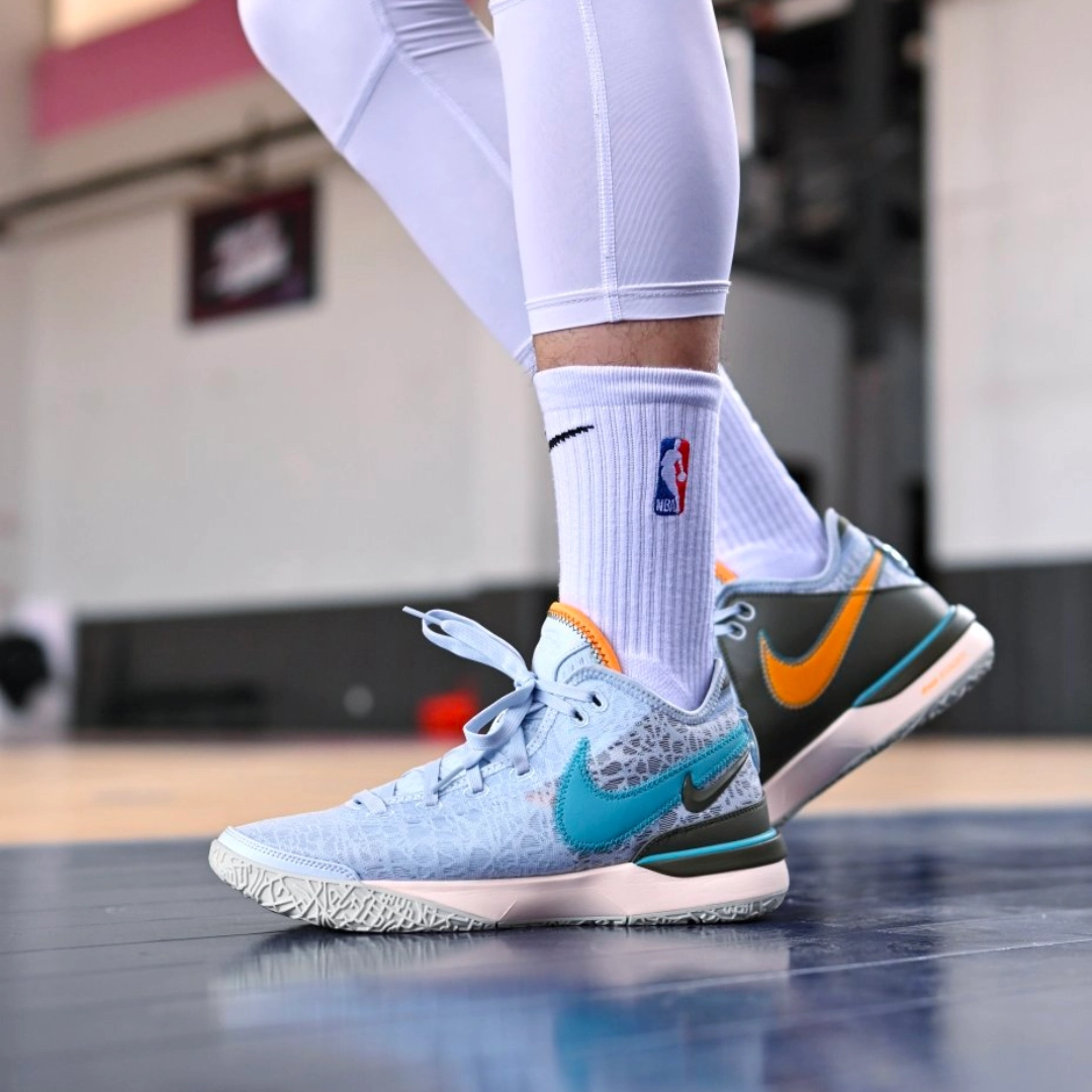 Nike耐克LeBron NXXT男子低帮减震透气耐磨实战篮球鞋DR8788-400