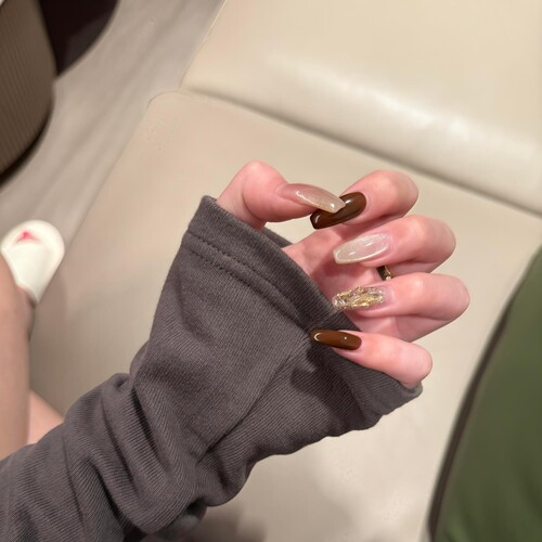 美拉德香槟钻穿戴甲2026新款款秋冬高级中长手工显白精致猫眼美甲