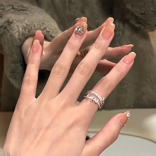 冰透裸爱心钻穿戴美甲