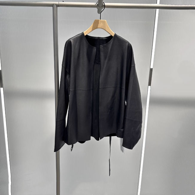 现货艾诺丝2025秋季新款女装休闲百搭收腰低圆领皮衣外套AR103034