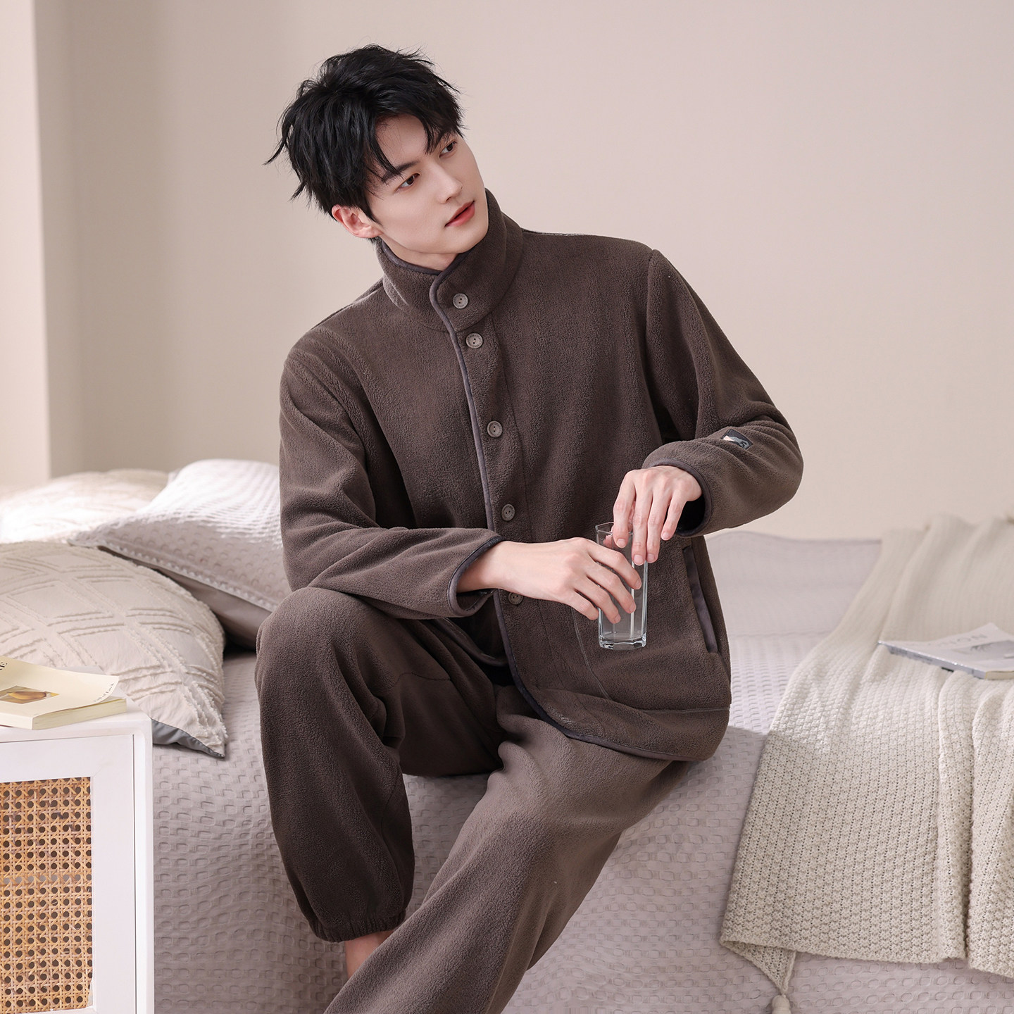 2025秋冬新款加厚珊瑚绒男士睡衣大码宽松保暖冬款法兰绒家居服男