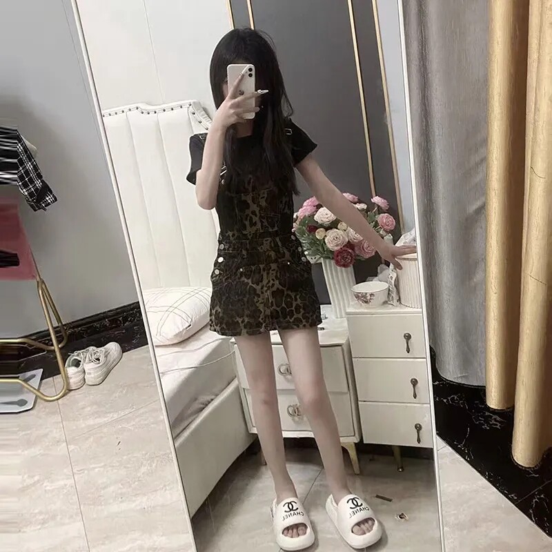 网红新款2026夏季欧美拉德复古豹纹牛仔短裙子女辣妹风减龄百搭背