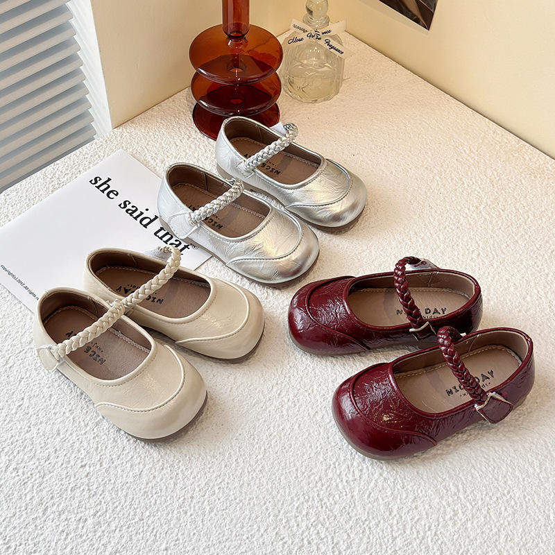 韩版春季儿童皮鞋魔术贴复古软底女童鞋浅口麻花单鞋橡胶车缝线