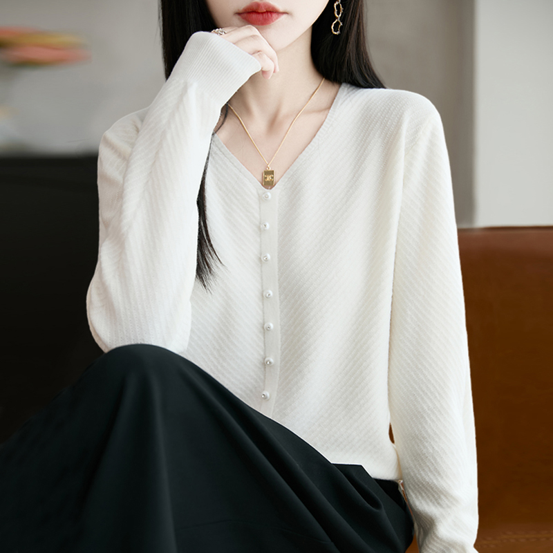 秋冬早秋V领针织打底衫女2025新款秋内搭上衣洋气大码女装毛1201u