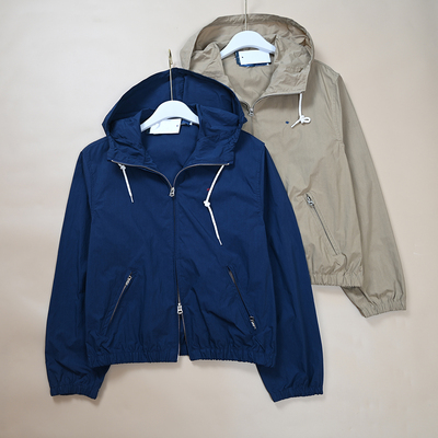 美系  秋季新款女士经典精致刺绣连帽拉链防泼水夹克外套