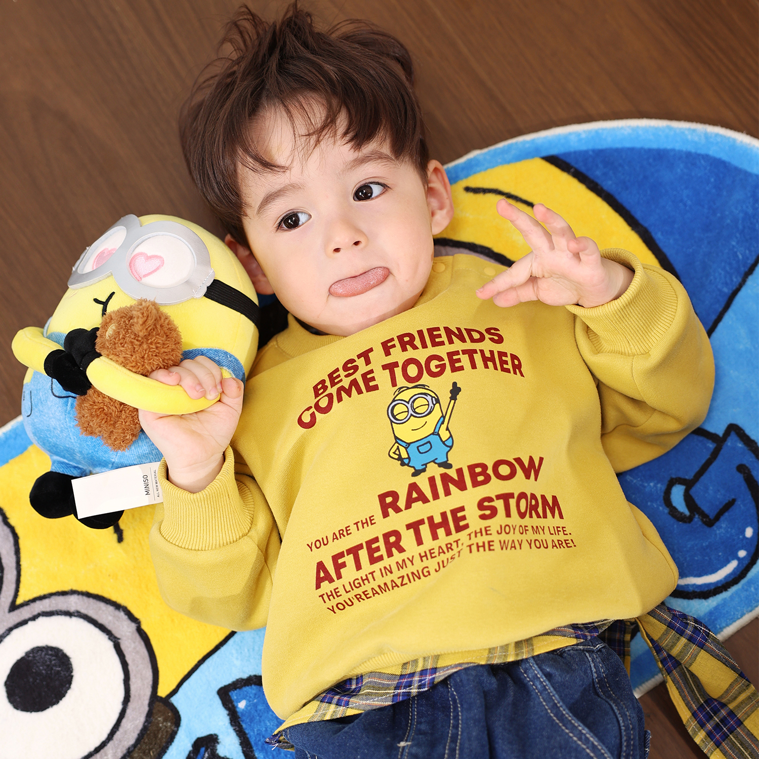 小O爸男婴童【治愈系】这个颜色卫衣真的很显白！~黄黑皮友好色