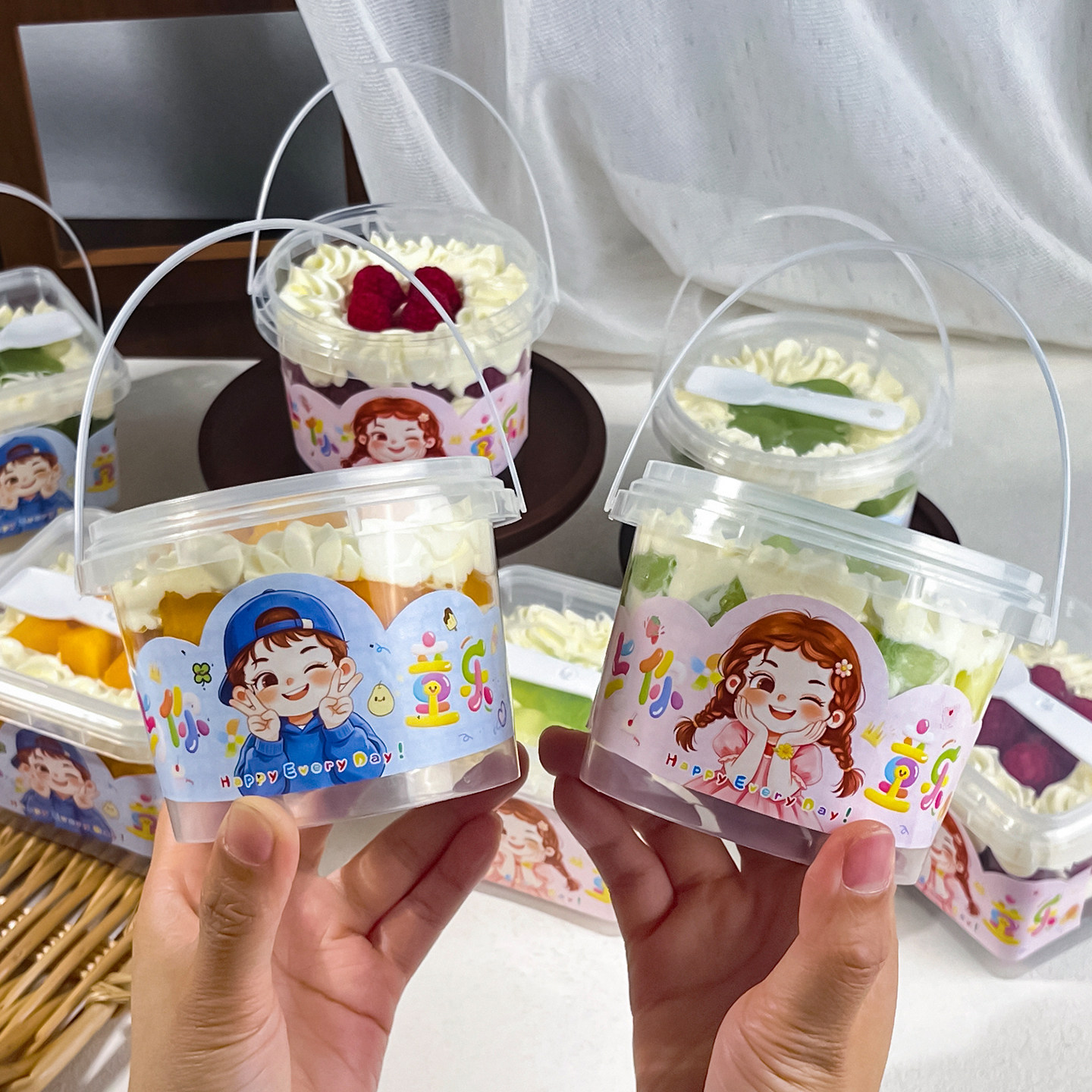 六一儿童节手提奶油桶甜品男女孩蛋糕包装盒水果捞打包盒子酸奶杯