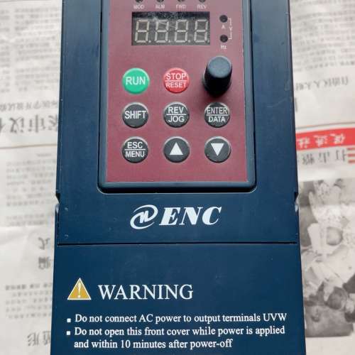 适用易能EDS800-4T0015N变频器一台，1.5kw易议价