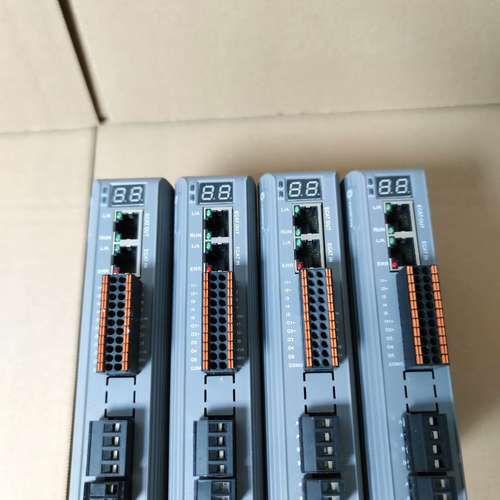 适用步进驱动器，型号DM3-EC882AC，4台，充新成议价