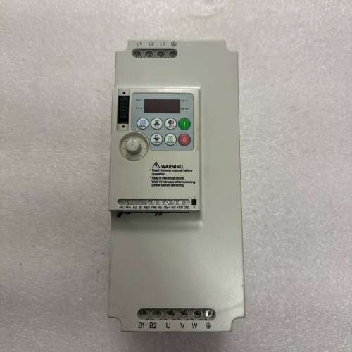 适用众辰变频器YF800C-G7R5BT4，7.5KW 380V议价