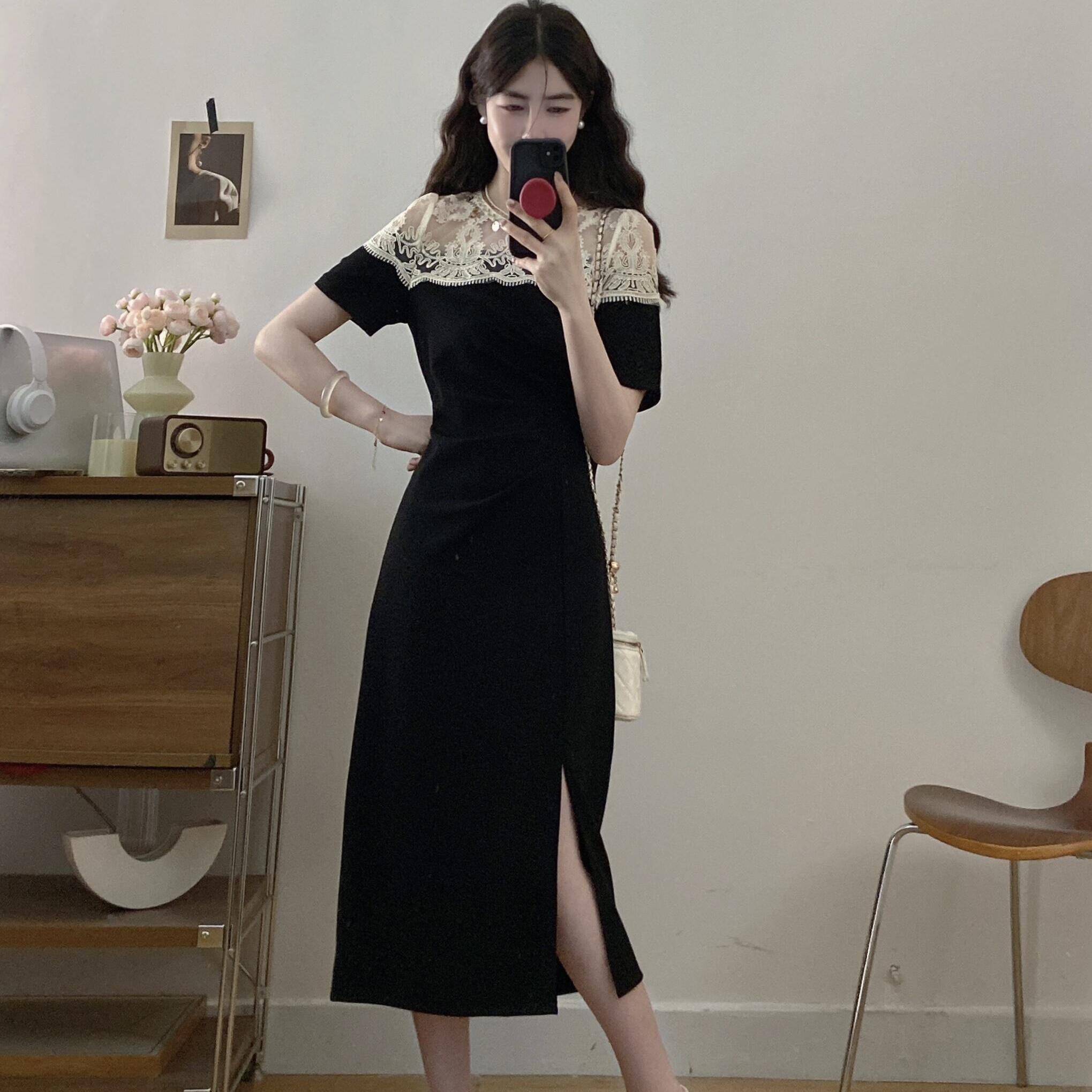 欧正莎大码-法式温柔风蕾丝拼接褶皱开衩连衣裙(适80200斤)DM3806