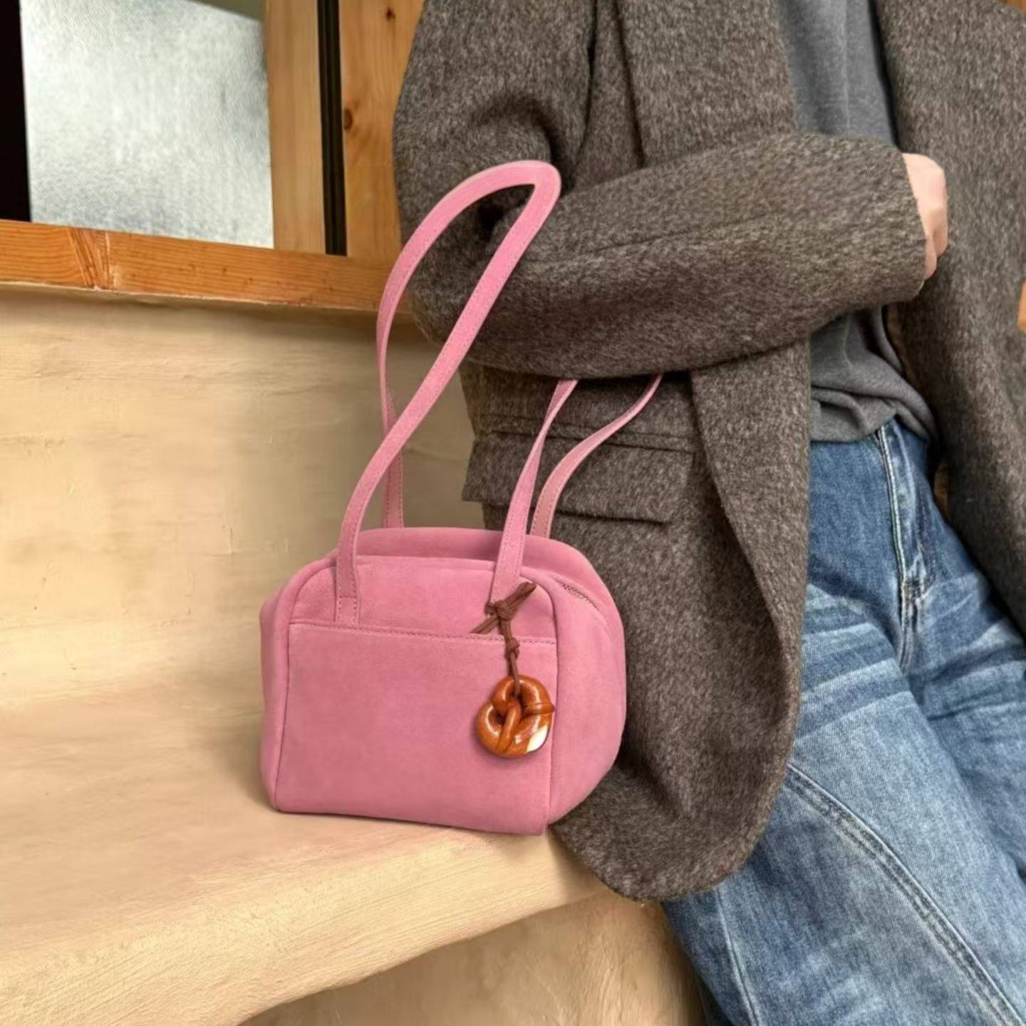 2026秋冬新款韩系复古绒面软糖小方包精致百搭高级感单肩手提包女