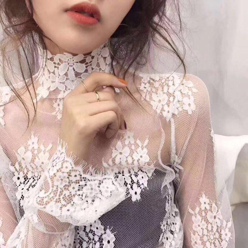 秋冬季2025新款花边蕾丝打底衫女ins韩版薄款长袖内搭网纱上衣潮