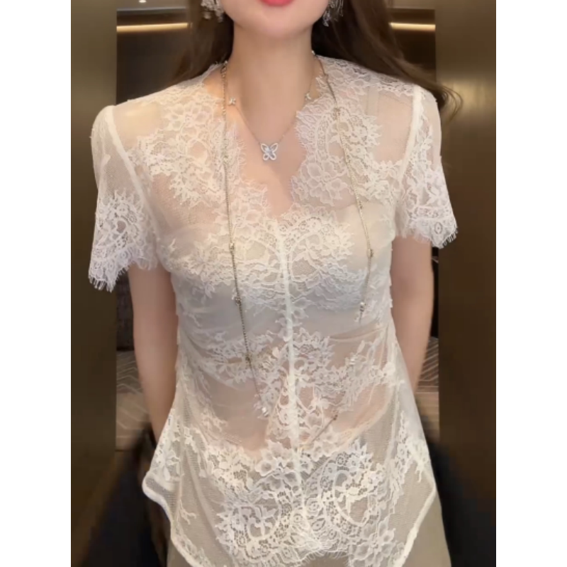 国潮蕾丝风V领短袖女2026春夏黑色透视百搭性感打底衫蕾丝拼接潮