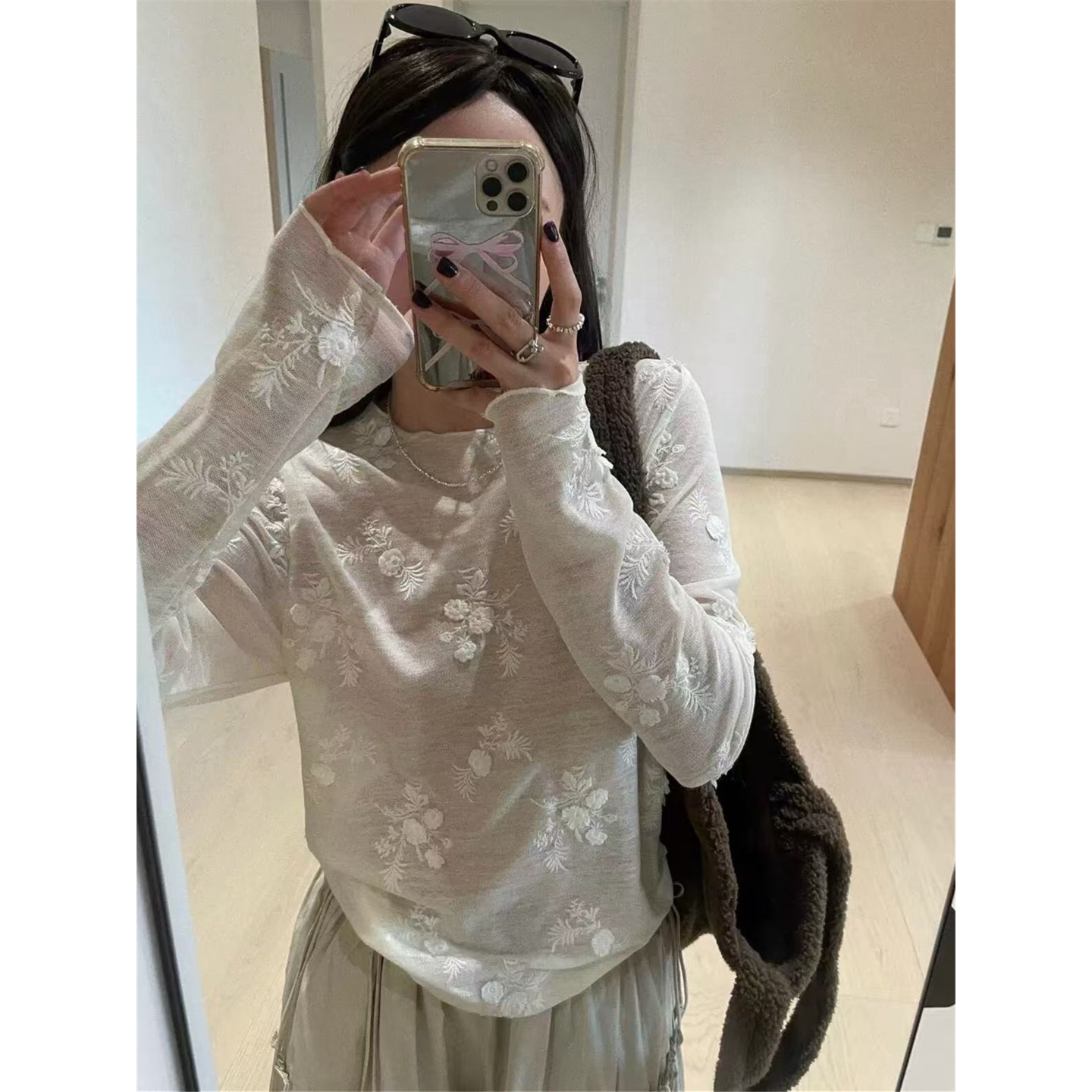 蕾丝长袖t恤女薄春秋冬季网纱打底小衫短款紧身针织内搭修身上衣