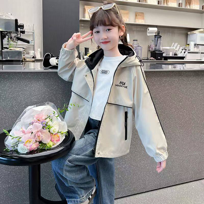 女童春秋绣字母连帽冲锋衣