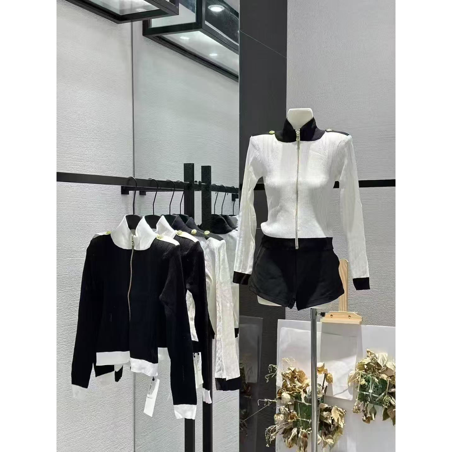 ueelook 黑色针织开衫外套女新款早秋穿搭高级感长袖薄款百搭短款