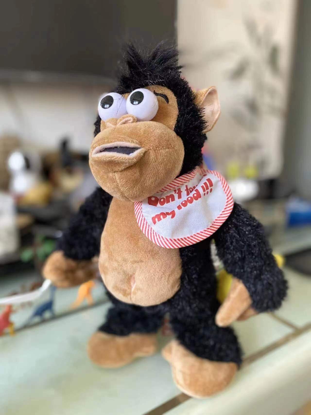 电动毛绒哭闹猩猩吃香蕉猴子会生气不给香蕉就闹的沙雕搞笑玩具