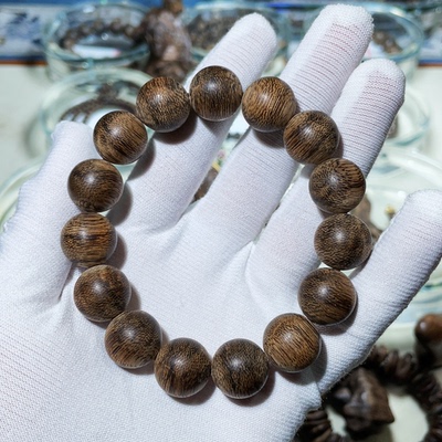 1.4cm99沉沉香手串文莱黑棋