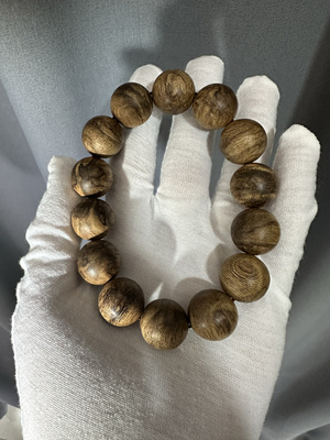 1.7cm柬埔寨99沉特级沉香手串30.12克