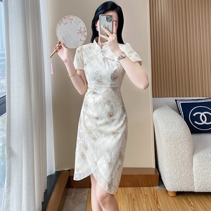 新中式改良旗袍碎花连衣裙女夏2026年夏季新款气质高级感收腰裙子