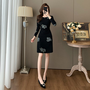 法式黑色印花连衣裙女长袖收腰显瘦高级感气质小个子裙子2025秋装