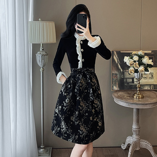 小香风秋冬季连衣裙女气质小黑裙设计感小个子收腰A字裙法式裙子