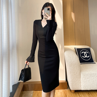 黑色连衣裙高级感女装2023秋冬新款气质修身显瘦法式V领长袖裙子