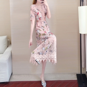 碎花雪纺连衣裙女夏2026年新款夏季长裙气质薄款法式显瘦收腰裙子