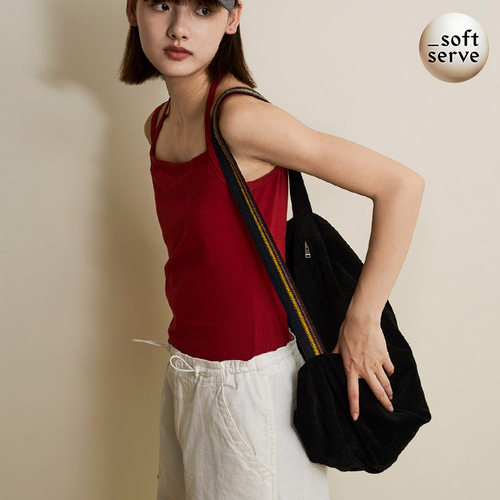 SoftServe灯芯绒斜挎饺子包