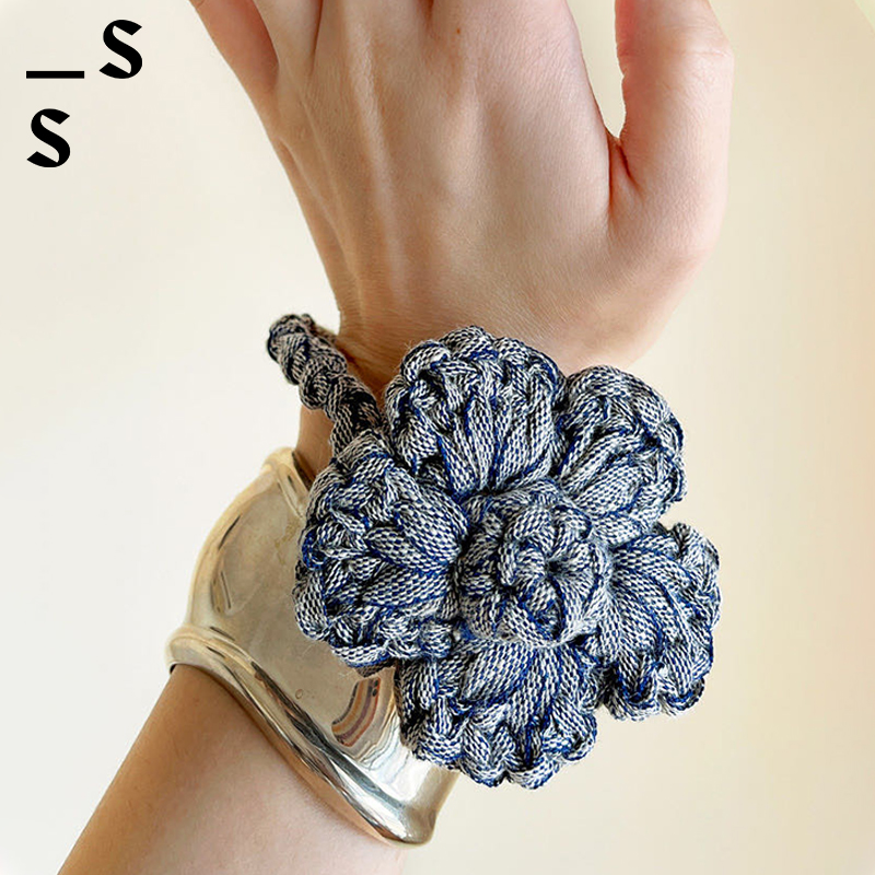 SoftServe编织花朵发绳手链