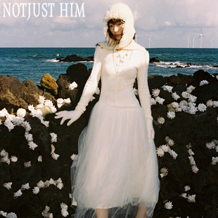花筏NOTJUSTHIM《风的形状》多层纱拼接针织浅色花朵印花连衣裙
