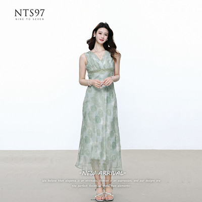 NTS97温柔风V领碎花收腰连衣裙