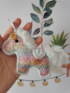 静恩手作diy纯手工钩织成品小马挂件钥匙扣包包挂饰马年马上有钱