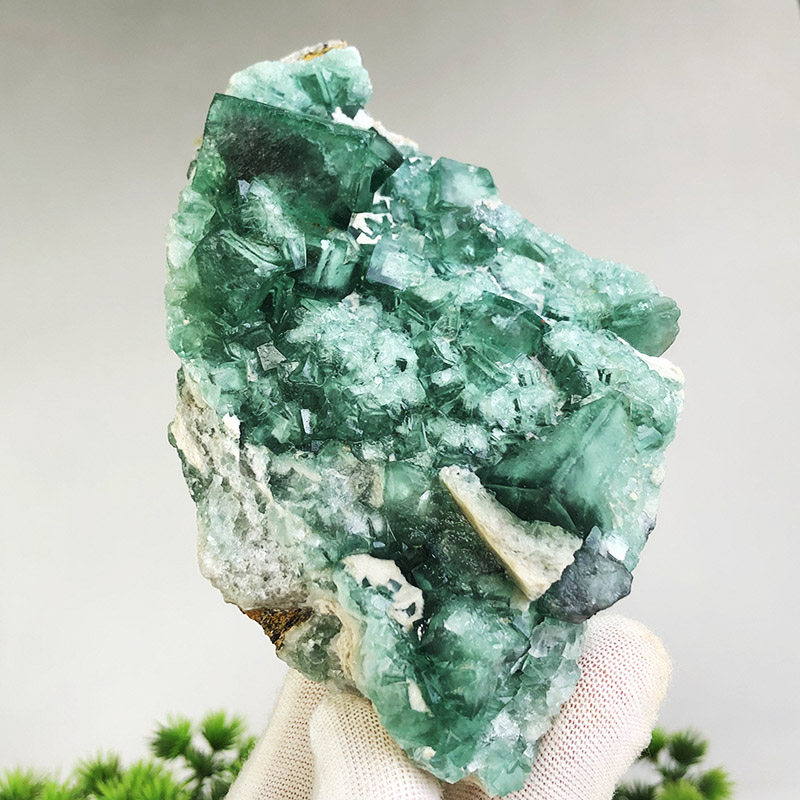 天然水晶原石绿萤石矿物晶体岩石矿石地质科普教学标本