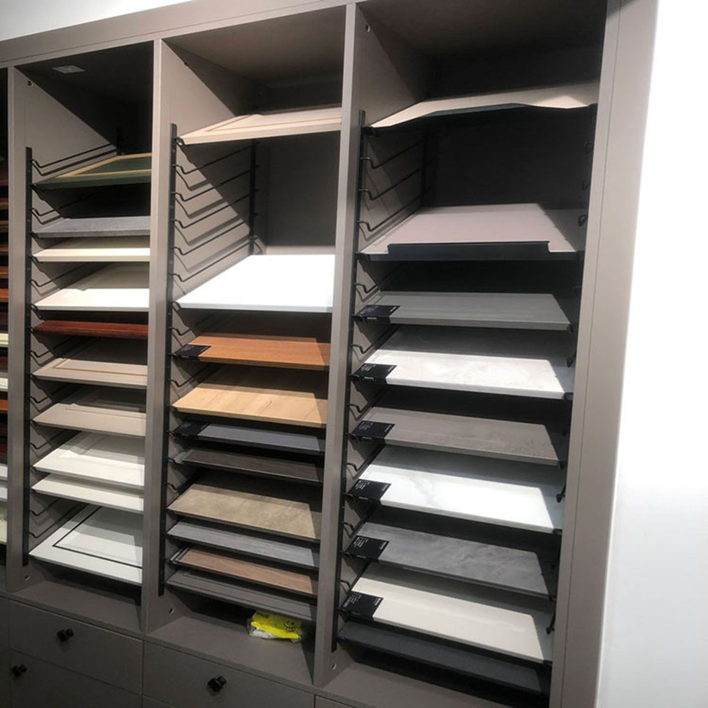 样块色板展示架衣橱柜门样板架展板钩焊接层板托磨砂免打孔色板钩,商业/办公家具,展示柜/陈列柜/展示架/货柜,淘宝优惠券,粉丝福利购,淘宝优惠卷