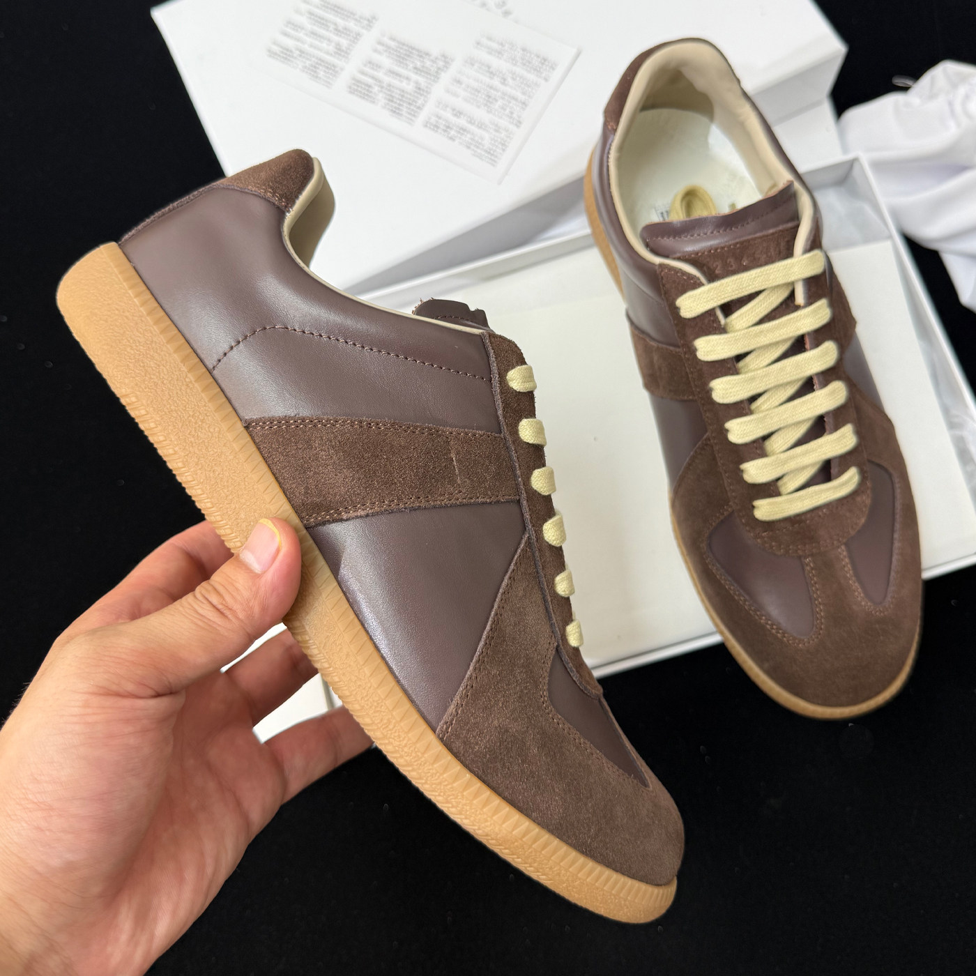 thumbnail for German training shoes retro versatile leather small white shoes 2024 new red flat spring summer sports casual board shoes for men and women