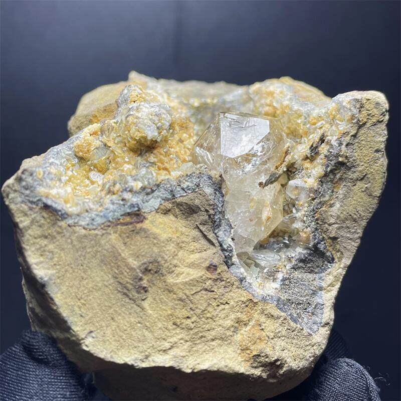 천연 HERKIMON 해골 창 빛나는 다이아몬드 크리스탈 원시 미네랄 준 보석 돌 GEODE 컬렉션 홈 인테리어