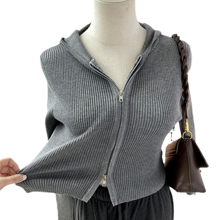 灰色连帽针织开衫女上衣秋装2025年新款早秋内搭拉链带帽毛衣外套