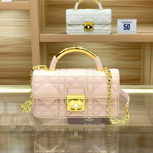 品质大货2026新款手袋优雅时尚女包牛皮大藤格CD扣金属链条肩带斜