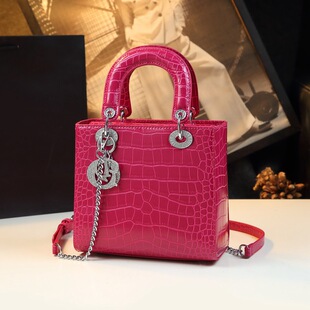 品牌专柜单肩包2026春冬新款真皮镶钻戴妃包鳄鱼纹手提斜挎小包潮