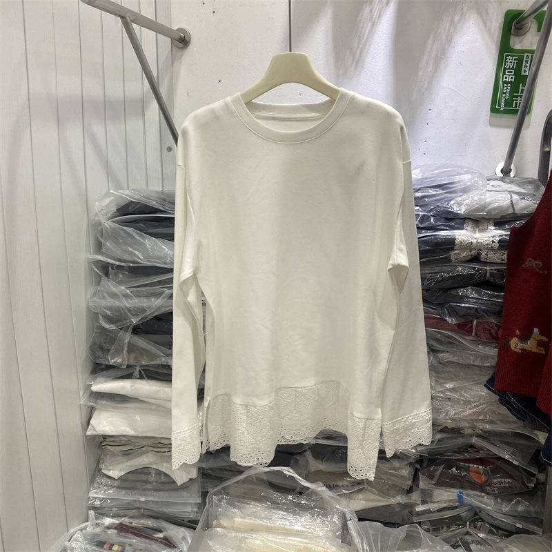 白色蕾丝拼接长袖打底T恤中长款