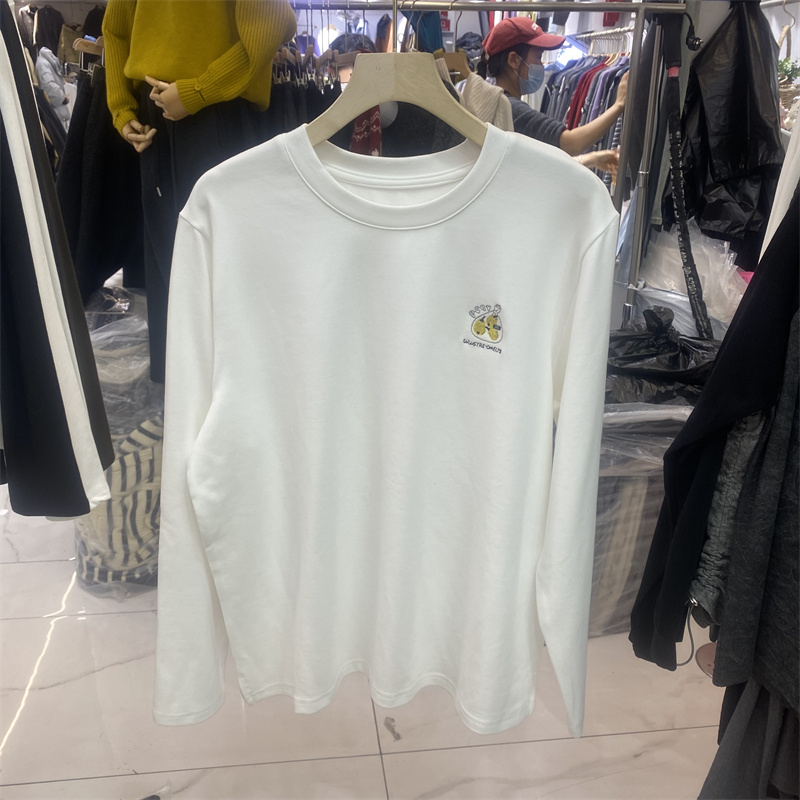 韩版刺绣长袖T恤女白色圆领冬款