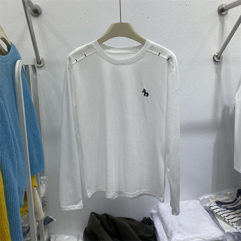 撞色2026春简约风小马刺绣白色长袖T恤女韩版宽松显瘦打底衫上衣