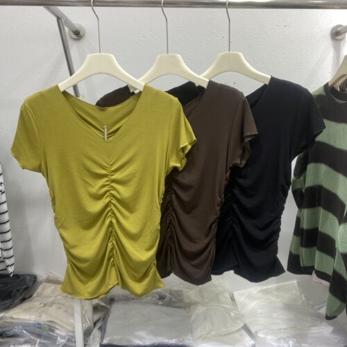 夏季V领褶皱显瘦短袖T恤女款