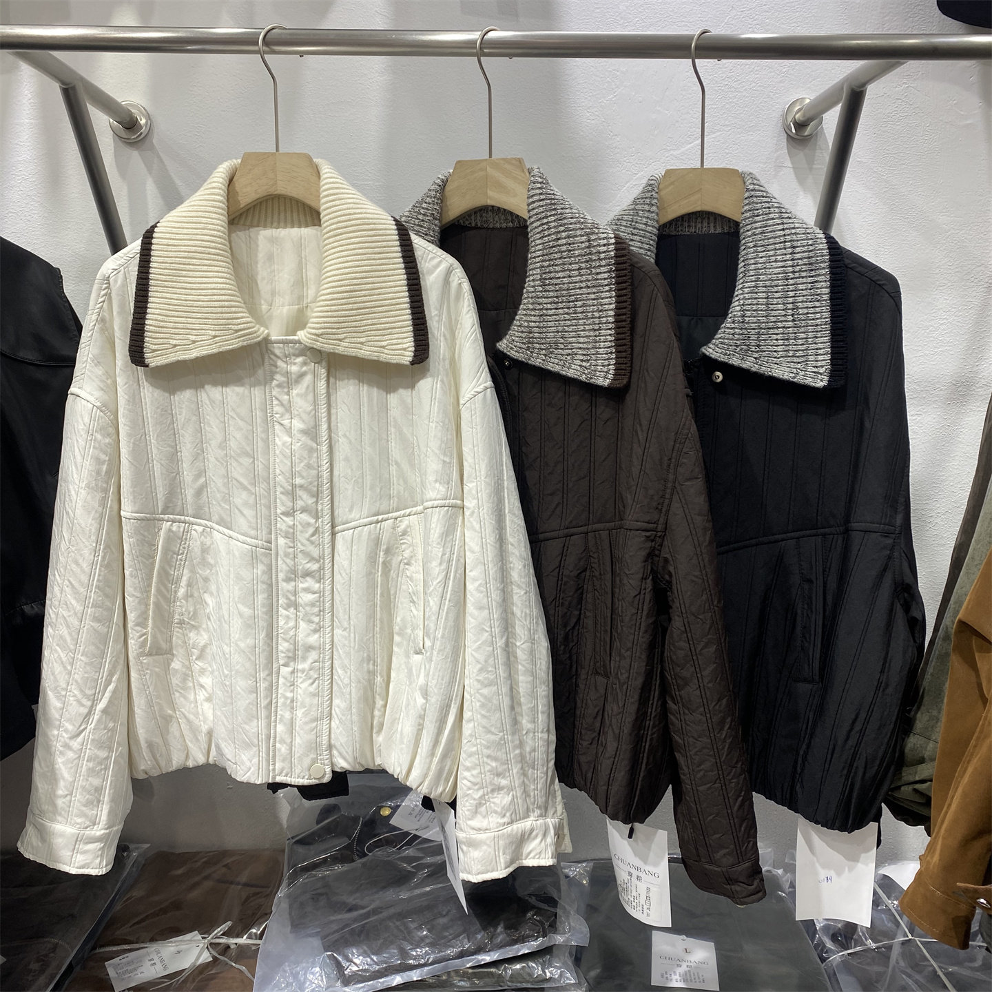 冬季保暖针织翻领短款皮衣女款