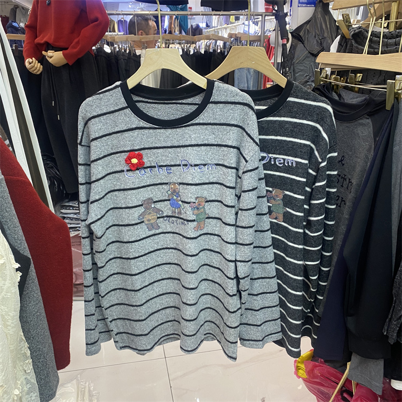 冬季糯米绒卡通小狗长袖宽松T恤