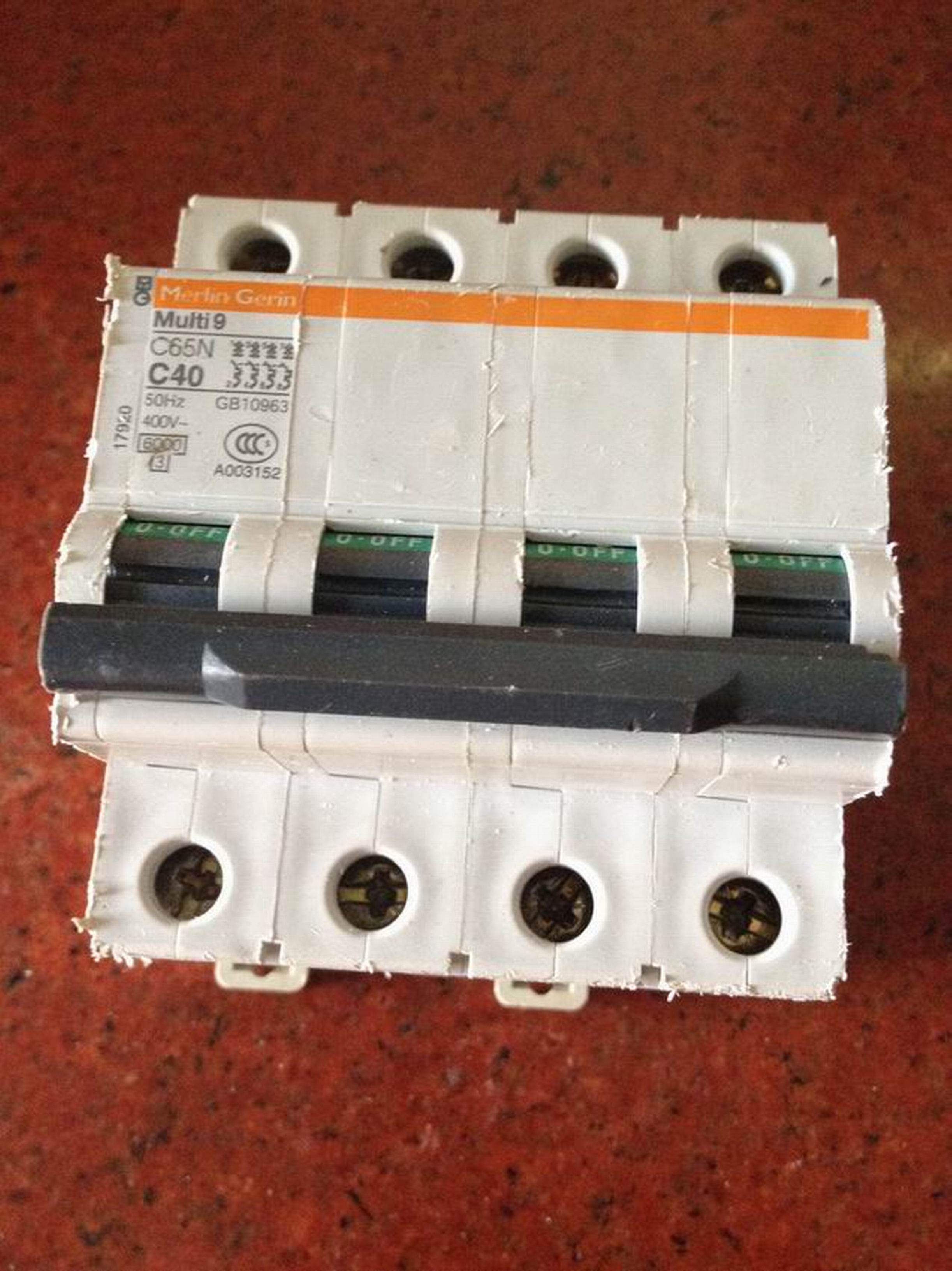 拍前询价merlingerin/梅兰日兰 multi9断路器c65n空气开关4p40a c