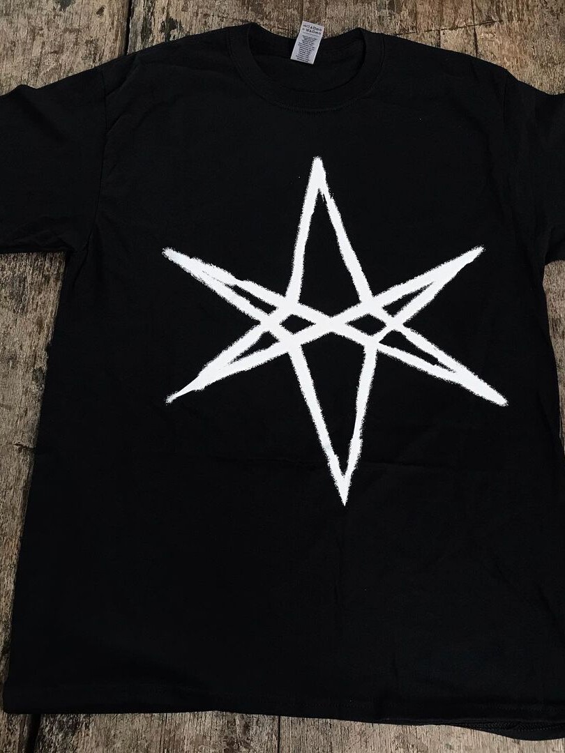 그리스 벽 유럽과 미국 스타일의 트렌디한 틈새 디자인 하이 스트리트 빈트게 힙합 인 스타일 반팔 티셔츠