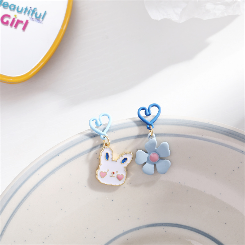 s925银针可爱滴油不对称小兔子耳饰耳环时尚简约烤漆花瓣清晰耳钉